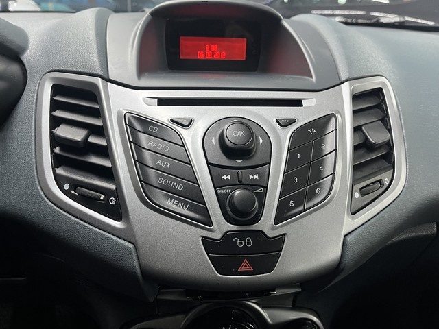 FordFiesta 1.25 Trend 60 kW (82 CV) Vehículo usado en Barcelona - 12