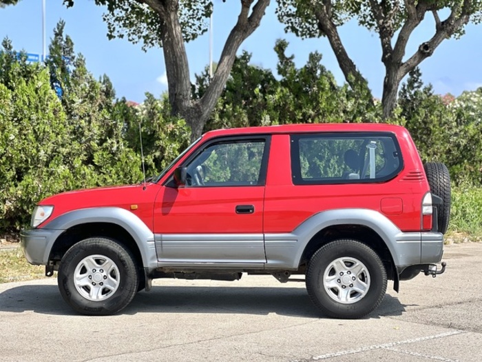 ToyotaLand Cruiser 90 3.0 TD GX 92 kW (125 CV) Vehículo usado en Barcelona - 2 ToyotaLand Cruiser 90 3.0 TD GX 92 kW (125 CV) Vehículo usado en Barcelona - 2