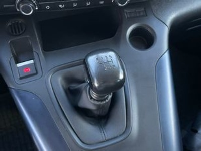 Peugeot Rifter BlueHDi 100 Allure Business Standard 73 kW (100 CV) Peugeot Rifter BlueHDi 100 Allure Business Standard 73 kW (100 CV)