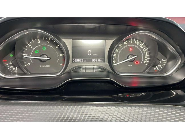 Peugeot2008 VTI 82 Style 60 kW (82 CV) Vehículo usado en Barcelona - 12