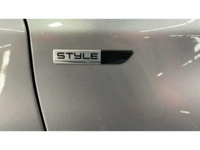 Peugeot 2008 VTI 82 Style 60 kW (82 CV) Peugeot 2008 VTI 82 Style 60 kW (82 CV)