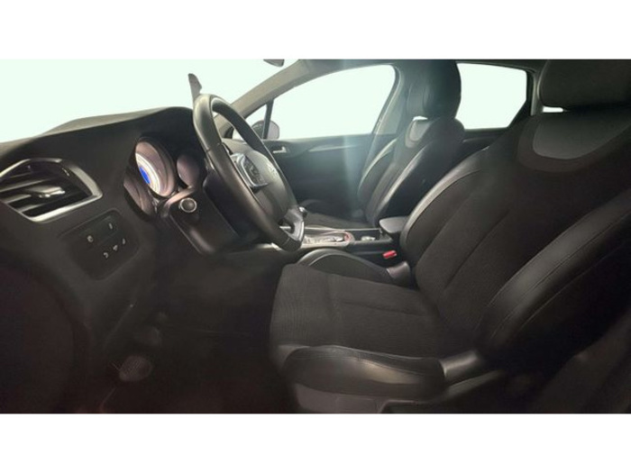 CitroenC4 PureTech 130 Feel Edition 96 kW (130 CV) Vehículo usado en Barcelona - 13 CitroenC4 PureTech 130 Feel Edition 96 kW (130 CV) Vehículo usado en Barcelona - 13