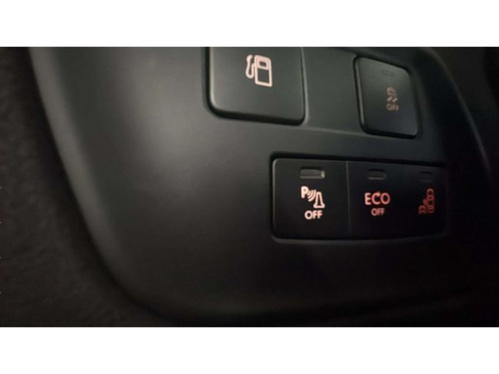 CitroenC4 PureTech 130 Feel Edition 96 kW (130 CV) Vehículo usado en Barcelona - 21 CitroenC4 PureTech 130 Feel Edition 96 kW (130 CV) Vehículo usado en Barcelona - 21