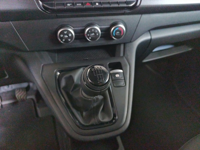 Renault Kangoo Furgon L2 1.5 Blue dCi 70 kW (95 CV) - 7 Renault Kangoo Furgon L2 1.5 Blue dCi 70 kW (95 CV) - 7