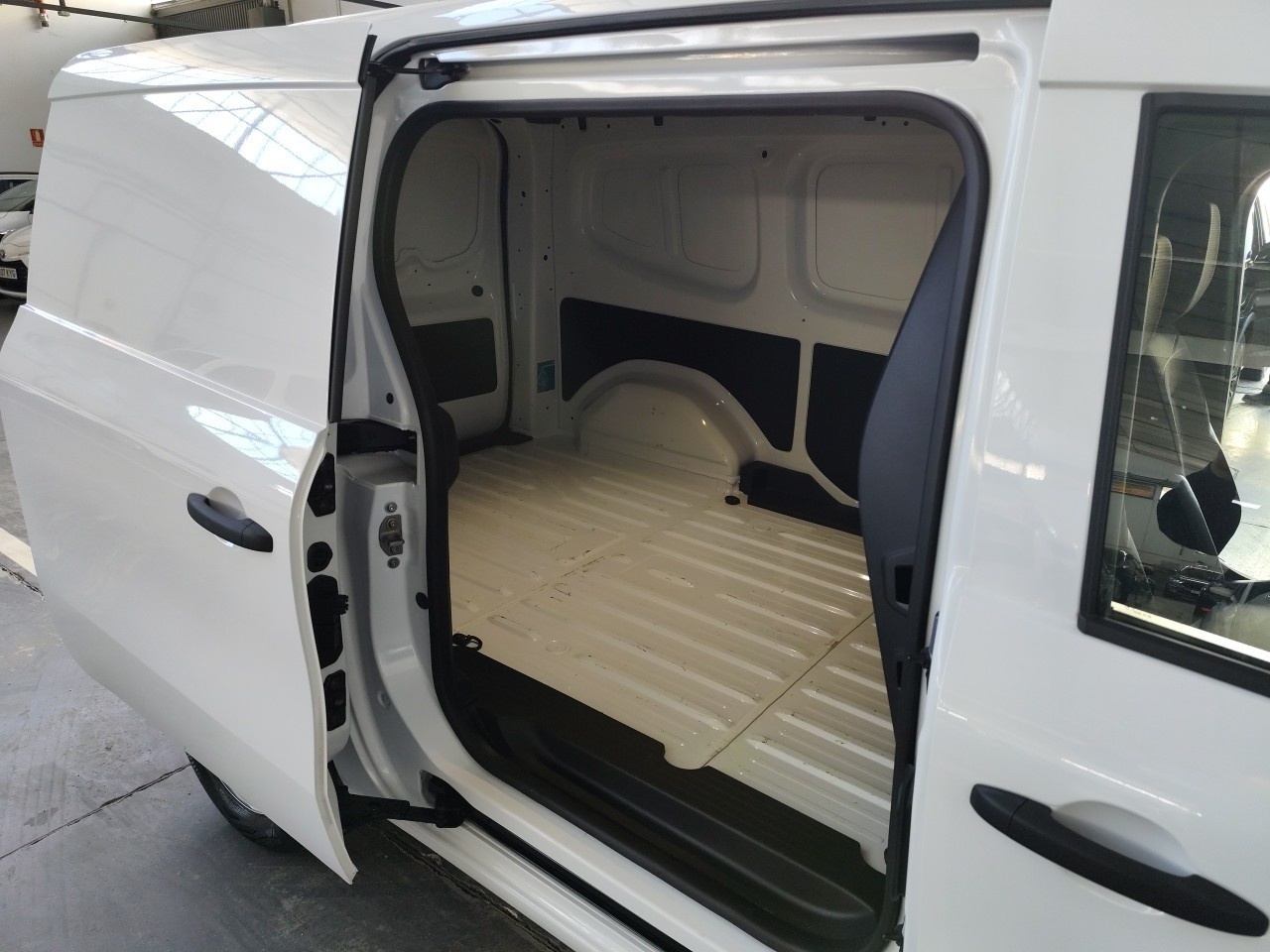 Renault Kangoo Furgon L2 1.5 Blue dCi 70 kW (95 CV) - 15