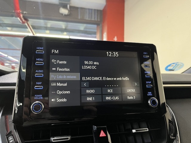 ToyotaCorolla 1.8 125 Híbrido Active Tech E-CVT 90 kW (122 CV) Vehículo usado en Barcelona - 21