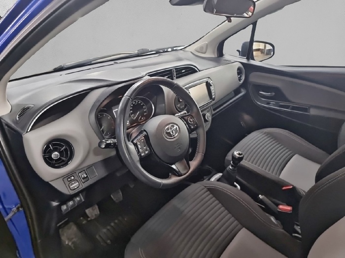 Toyota Yaris 1.5 Active 82 kW (111 CV) - 4 Toyota Yaris 1.5 Active 82 kW (111 CV) - 4