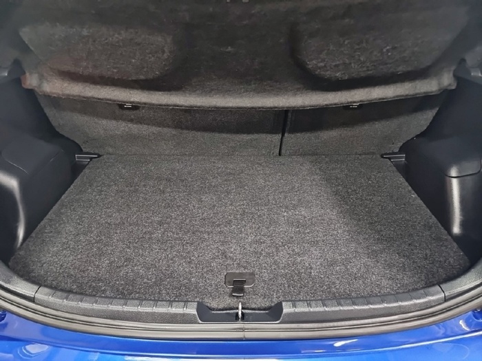 Toyota Yaris 1.5 Active 82 kW (111 CV) - 12 Toyota Yaris 1.5 Active 82 kW (111 CV) - 12