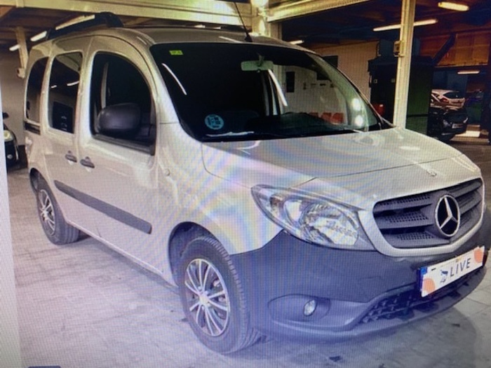 Mercedes-BenzCitan Combi 109 CDI Crew Largo 66 kW (90 CV) Vehículo usado en Barcelona - 3 Mercedes-BenzCitan Combi 109 CDI Crew Largo 66 kW (90 CV) Vehículo usado en Barcelona - 3