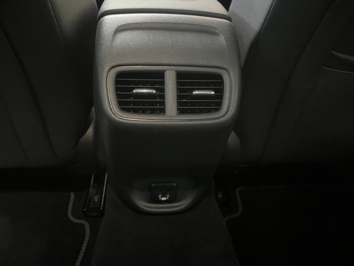 OpelInsignia GS 1.6 CDTi Turbo D Excellence 100 kW (136 CV) Vehículo usado en Barcelona - 12 OpelInsignia GS 1.6 CDTi Turbo D Excellence 100 kW (136 CV) Vehículo usado en Barcelona - 12