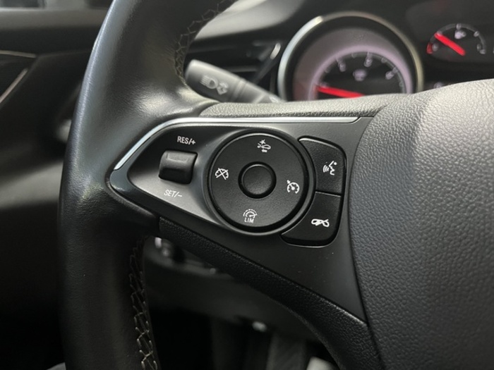 OpelInsignia GS 1.6 CDTi Turbo D Excellence 100 kW (136 CV) Vehículo usado en Barcelona - 16 OpelInsignia GS 1.6 CDTi Turbo D Excellence 100 kW (136 CV) Vehículo usado en Barcelona - 16