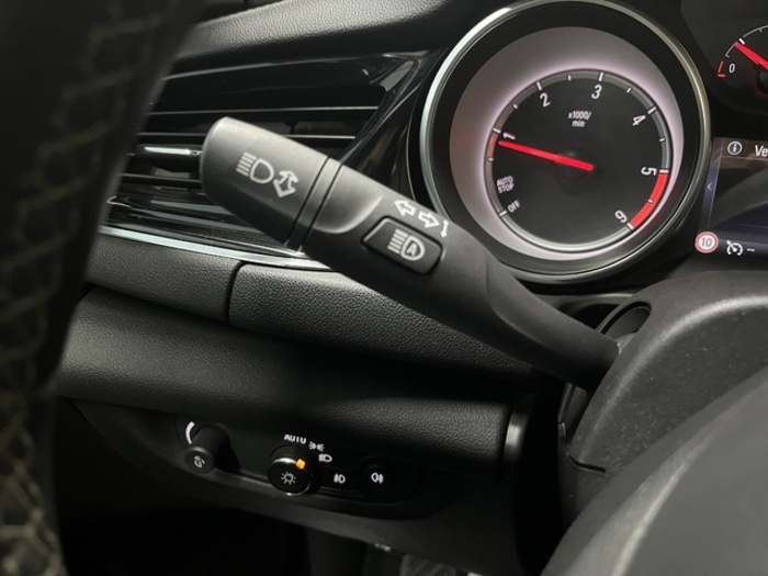 OpelInsignia GS 1.6 CDTi Turbo D Excellence 100 kW (136 CV) Vehículo usado en Barcelona - 18 OpelInsignia GS 1.6 CDTi Turbo D Excellence 100 kW (136 CV) Vehículo usado en Barcelona - 18