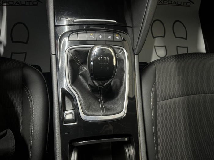 OpelInsignia GS 1.6 CDTi Turbo D Excellence 100 kW (136 CV) Vehículo usado en Barcelona - 26 OpelInsignia GS 1.6 CDTi Turbo D Excellence 100 kW (136 CV) Vehículo usado en Barcelona - 26