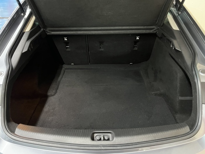 OpelInsignia GS 1.6 CDTi Turbo D Excellence 100 kW (136 CV) Vehículo usado en Barcelona - 29 OpelInsignia GS 1.6 CDTi Turbo D Excellence 100 kW (136 CV) Vehículo usado en Barcelona - 29