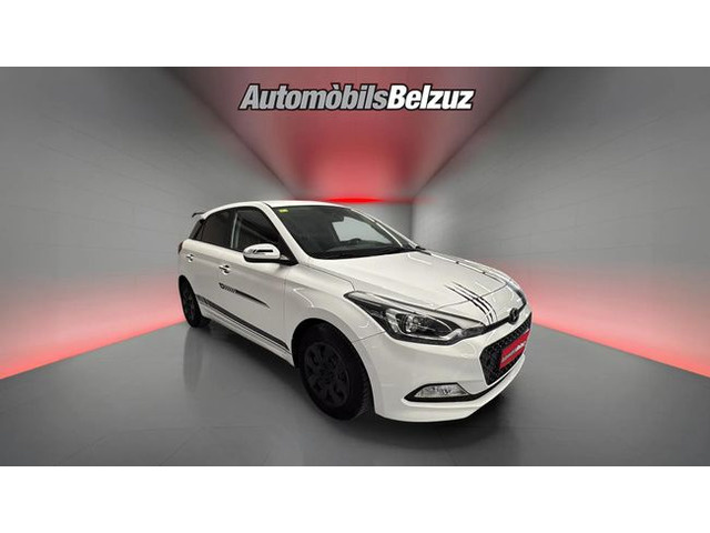 Hyundaii20 1.4 CRDI BlueDrive Essence 66 kW (90 CV) Vehículo usado en Barcelona - 3