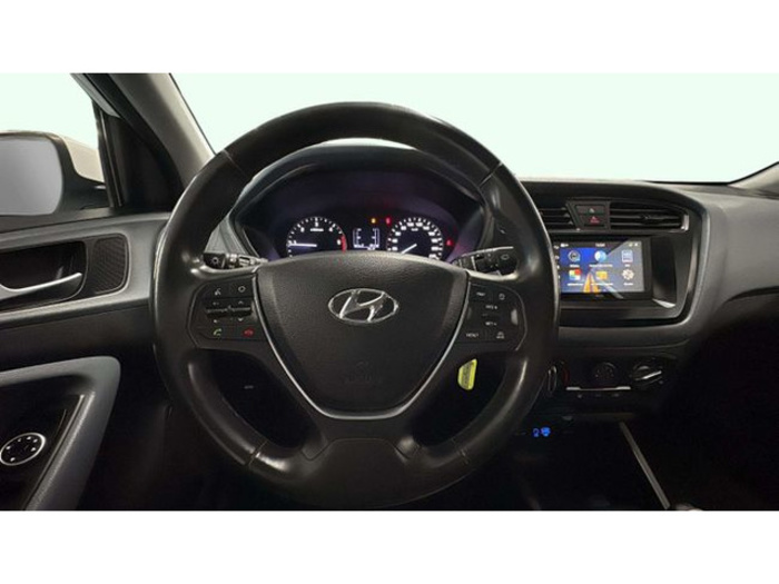 Hyundaii20 1.4 CRDI BlueDrive Essence 66 kW (90 CV) Vehículo usado en Barcelona - 13 Hyundaii20 1.4 CRDI BlueDrive Essence 66 kW (90 CV) Vehículo usado en Barcelona - 13