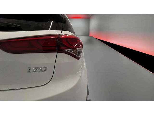 Hyundaii20 1.4 CRDI BlueDrive Essence 66 kW (90 CV) Vehículo usado en Barcelona - 18