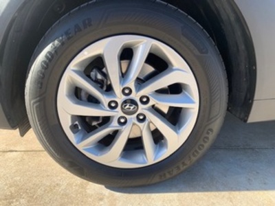 Hyundai Tucson 1.7 CRDI BlueDrive Go! DCT 4x2 104 kW (141 CV) Hyundai Tucson 1.7 CRDI BlueDrive Go! DCT 4x2 104 kW (141 CV)