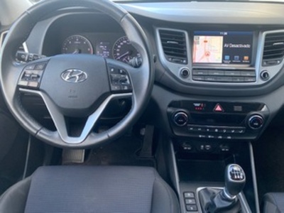 Hyundai Tucson 1.7 CRDI BlueDrive Go! DCT 4x2 104 kW (141 CV) Hyundai Tucson 1.7 CRDI BlueDrive Go! DCT 4x2 104 kW (141 CV)