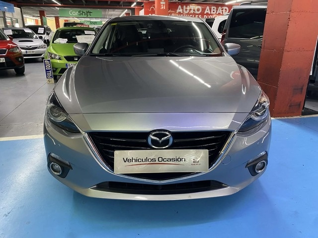 MazdaMazda 3 2.0 GE Luxury Safety AT 88 kW (120 CV) Vehículo usado en Barcelona - 3