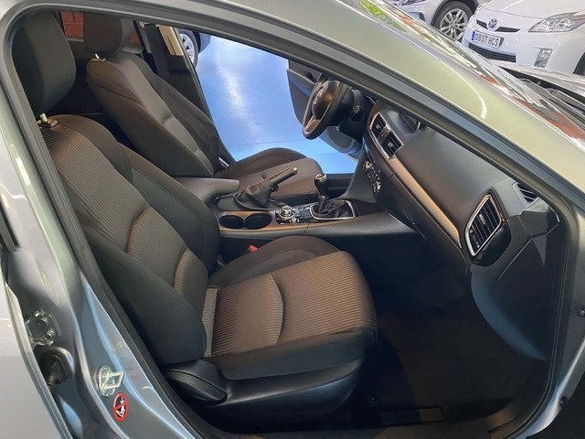 MazdaMazda 3 2.0 GE Luxury Safety AT 88 kW (120 CV) Vehículo usado en Barcelona - 11