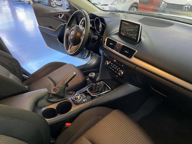 MazdaMazda 3 2.0 GE Luxury Safety AT 88 kW (120 CV) Vehículo usado en Barcelona - 14