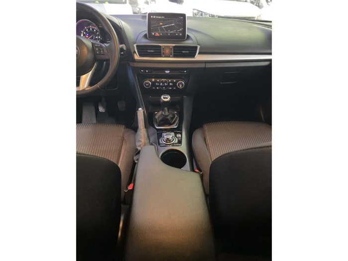 MazdaMazda 3 2.0 GE Luxury Safety AT 88 kW (120 CV) Vehículo usado en Barcelona - 15 MazdaMazda 3 2.0 GE Luxury Safety AT 88 kW (120 CV) Vehículo usado en Barcelona - 15