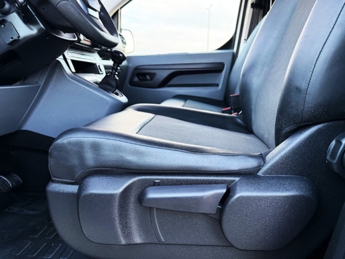 PeugeotExpert Combi BlueHDi 100 S&S Standard 75 kW (102 CV) Vehículo usado en Barcelona - 6 PeugeotExpert Combi BlueHDi 100 S&S Standard 75 kW (102 CV) Vehículo usado en Barcelona - 6