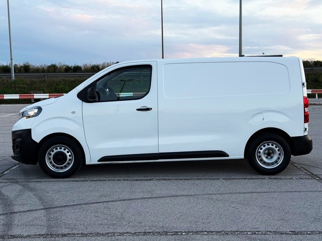 PeugeotExpert Combi BlueHDi 100 S&S Standard 75 kW (102 CV) Vehículo usado en Barcelona - 9