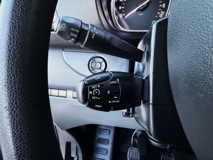 PeugeotExpert Combi BlueHDi 100 S&S Standard 75 kW (102 CV) Vehículo usado en Barcelona - 15 PeugeotExpert Combi BlueHDi 100 S&S Standard 75 kW (102 CV) Vehículo usado en Barcelona - 15