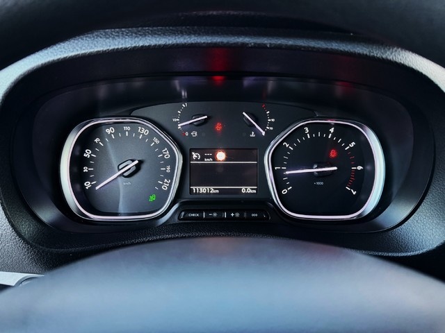 PeugeotExpert Combi BlueHDi 100 S&S Standard 75 kW (102 CV) Vehículo usado en Barcelona - 16