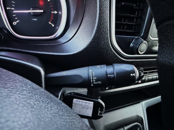 PeugeotExpert Combi BlueHDi 100 S&S Standard 75 kW (102 CV) Vehículo usado en Barcelona - 17 PeugeotExpert Combi BlueHDi 100 S&S Standard 75 kW (102 CV) Vehículo usado en Barcelona - 17