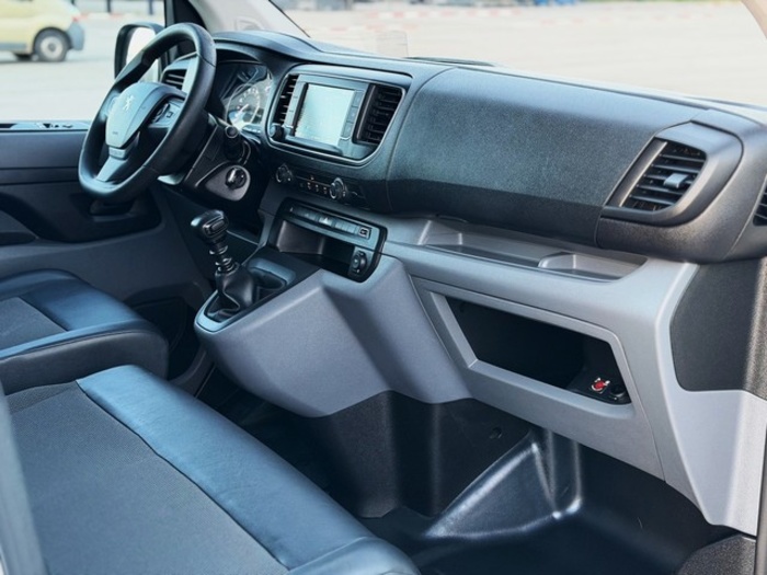 PeugeotExpert Combi BlueHDi 100 S&S Standard 75 kW (102 CV) Vehículo usado en Barcelona - 29 PeugeotExpert Combi BlueHDi 100 S&S Standard 75 kW (102 CV) Vehículo usado en Barcelona - 29