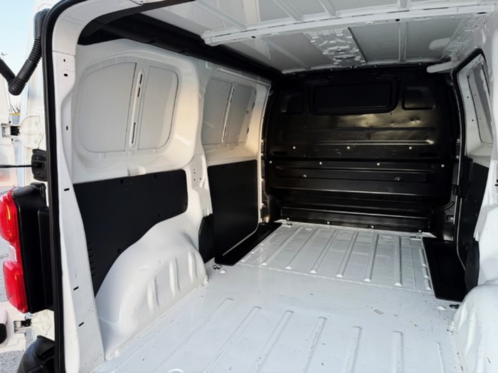 PeugeotExpert Combi BlueHDi 100 S&S Standard 75 kW (102 CV) Vehículo usado en Barcelona - 31 PeugeotExpert Combi BlueHDi 100 S&S Standard 75 kW (102 CV) Vehículo usado en Barcelona - 31