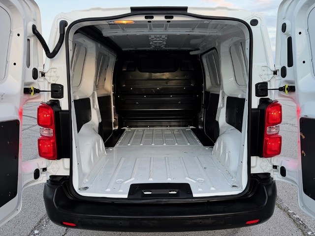 PeugeotExpert Combi BlueHDi 100 S&S Standard 75 kW (102 CV) Vehículo usado en Barcelona - 34