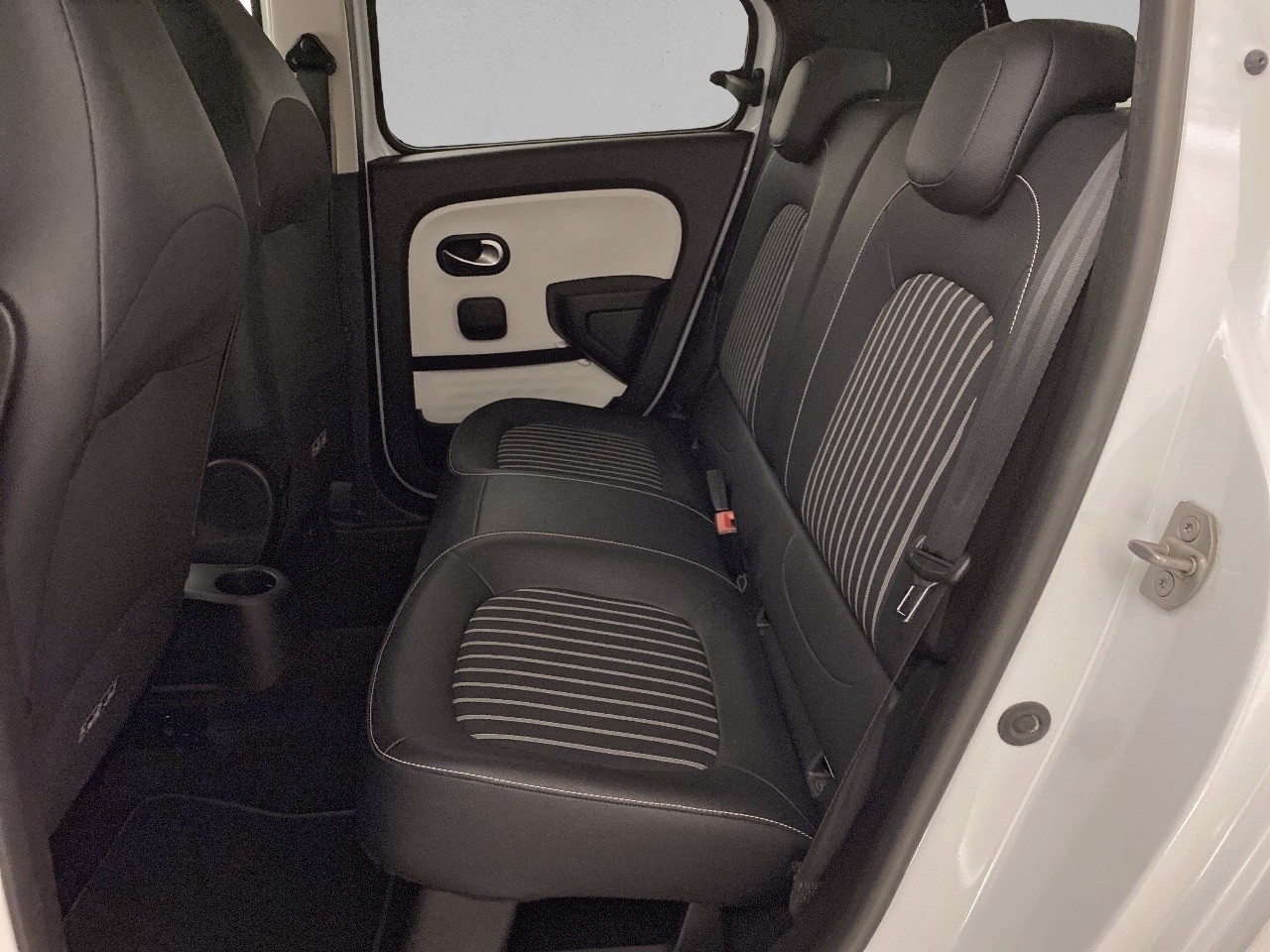 Renault Twingo R80 batería 20kWh 60 kW (81 CV) - 9