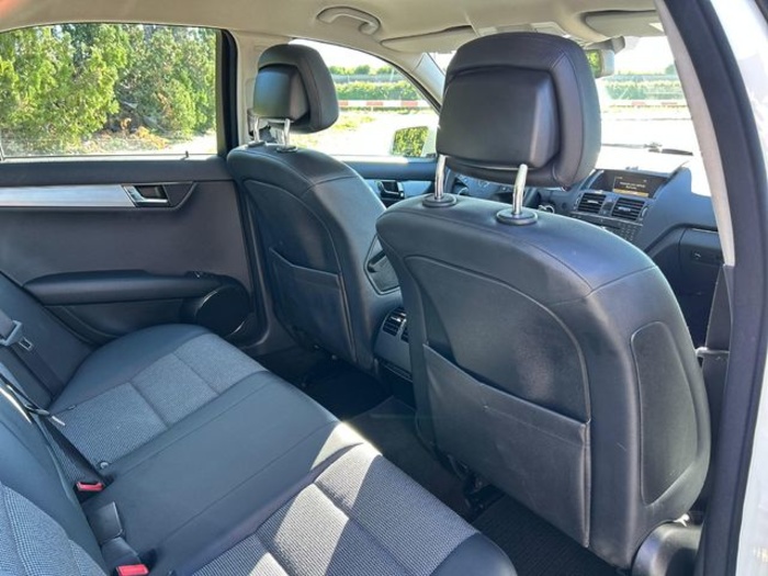 Mercedes-BenzClase C C 200 K Avantgarde 135 kW (184 CV) Vehículo usado en Barcelona - 15 Mercedes-BenzClase C C 200 K Avantgarde 135 kW (184 CV) Vehículo usado en Barcelona - 15