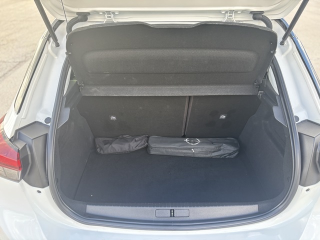 OpelCorsa 1.5D DT Ultimate 75 kW (102 CV) Vehículo usado en Barcelona - 19