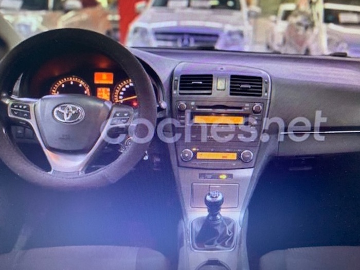 ToyotaAvensis 2.0 D-4D Advance 93 kW (126 CV) Vehículo usado en Barcelona - 4 ToyotaAvensis 2.0 D-4D Advance 93 kW (126 CV) Vehículo usado en Barcelona - 4