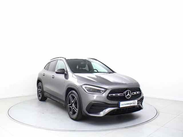Mercedes-BenzGLA 180 100 kW (136 CV)