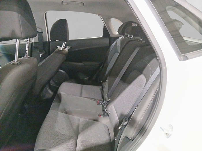 Hyundai Kona 1.6 GDI HEV Maxx DCT 104 kW (141 CV) - 9 Hyundai Kona 1.6 GDI HEV Maxx DCT 104 kW (141 CV) - 9