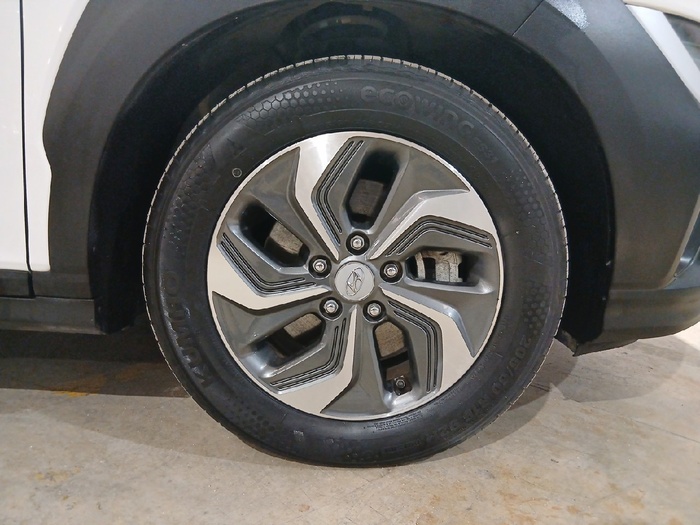 Hyundai Kona 1.6 GDI HEV Maxx DCT 104 kW (141 CV) - 10 Hyundai Kona 1.6 GDI HEV Maxx DCT 104 kW (141 CV) - 10