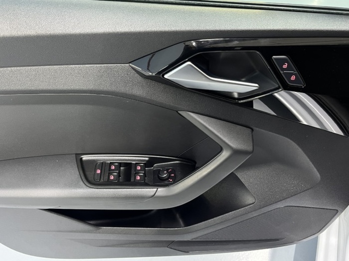 AudiA1 Sportback Adrenalin 25 TFSI 70 kW (95 CV) Vehículo usado en Barcelona - 13 AudiA1 Sportback Adrenalin 25 TFSI 70 kW (95 CV) Vehículo usado en Barcelona - 13