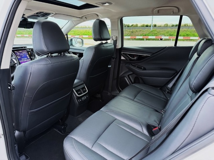 SubaruOutback 2.5 Field AWD CVT Lineartronic 124 kW (169 CV) Vehículo usado en Barcelona - 8 SubaruOutback 2.5 Field AWD CVT Lineartronic 124 kW (169 CV) Vehículo usado en Barcelona - 8