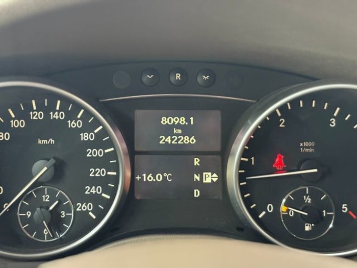 Mercedes-BenzClase M ML 320 CDI 4M 165 kW (224 CV) Vehículo usado en Barcelona - 18 Mercedes-BenzClase M ML 320 CDI 4M 165 kW (224 CV) Vehículo usado en Barcelona - 18