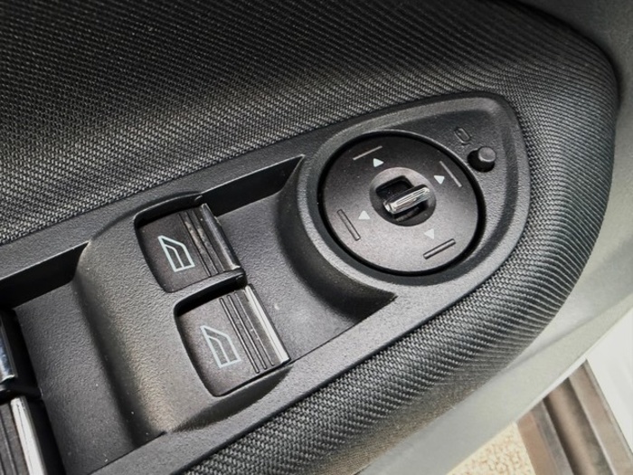 FordGrand C-Max 1.6Ti VCT Trend 92 kW (125 CV) Vehículo usado en Barcelona - 14 FordGrand C-Max 1.6Ti VCT Trend 92 kW (125 CV) Vehículo usado en Barcelona - 14