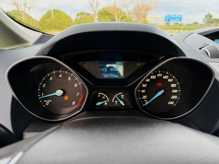 FordGrand C-Max 1.6Ti VCT Trend 92 kW (125 CV) Vehículo usado en Barcelona - 17 FordGrand C-Max 1.6Ti VCT Trend 92 kW (125 CV) Vehículo usado en Barcelona - 17