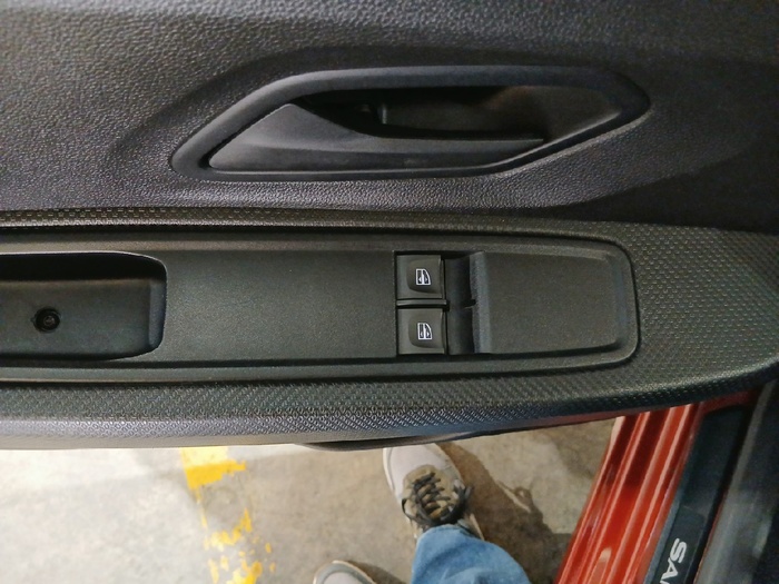 Dacia Sandero Essential TCe 66 kW (91 CV) - 18 Dacia Sandero Essential TCe 66 kW (91 CV) - 18