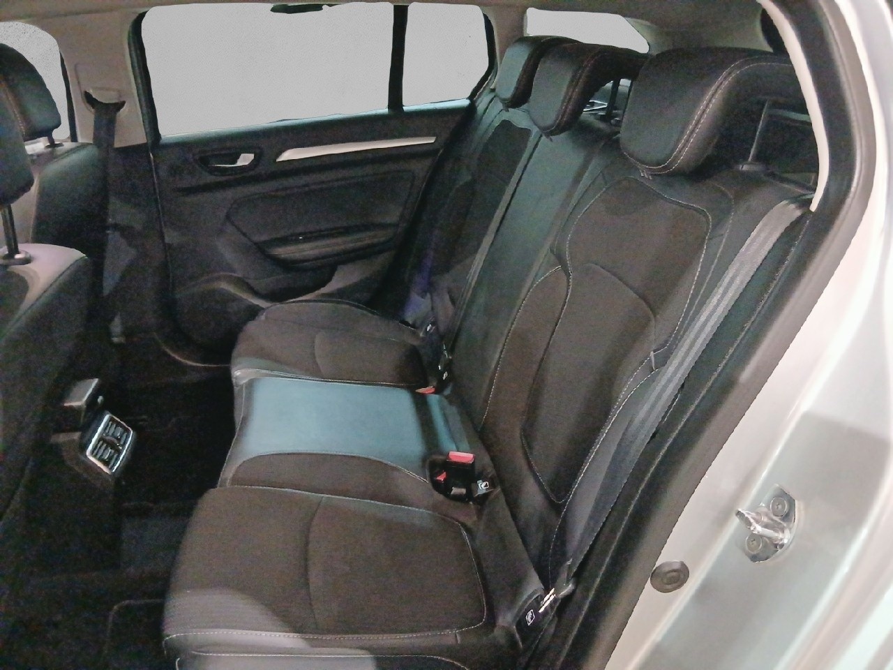 Renault Megane Sport Tourer Zen TCe 103 kW (140 CV) - 9