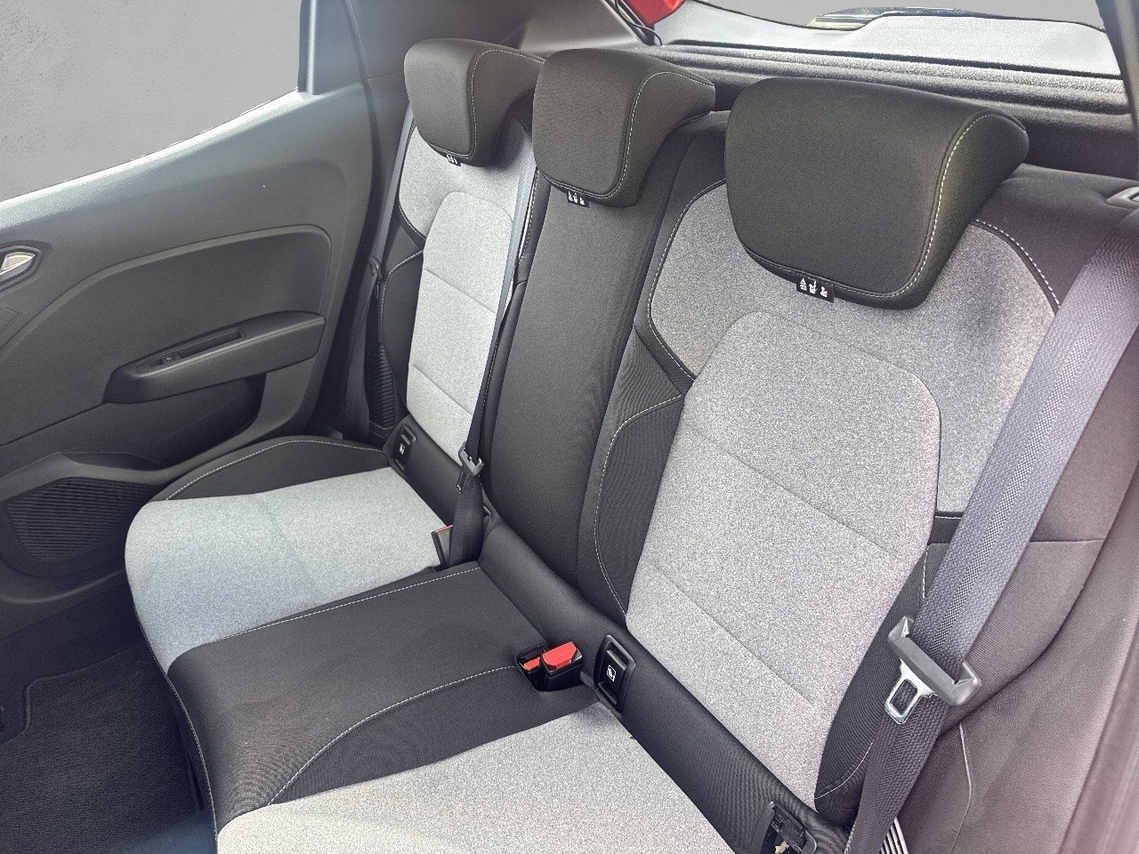 Renault Clio Evolution E-Tech full hybrid 145 105 kW (143 CV) - 9